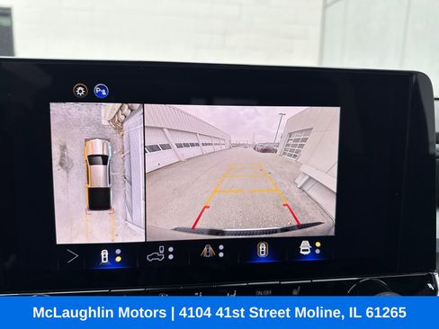 Used 2025 Chevrolet Colorado LT w/ LT Convenience Package image 22