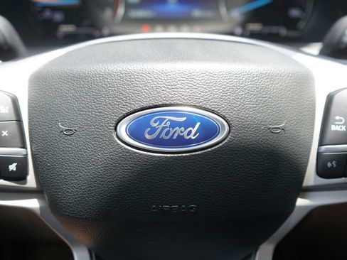 Used 2022 Ford Explorer XLT w/ Equipment Group 202A RWD image 12