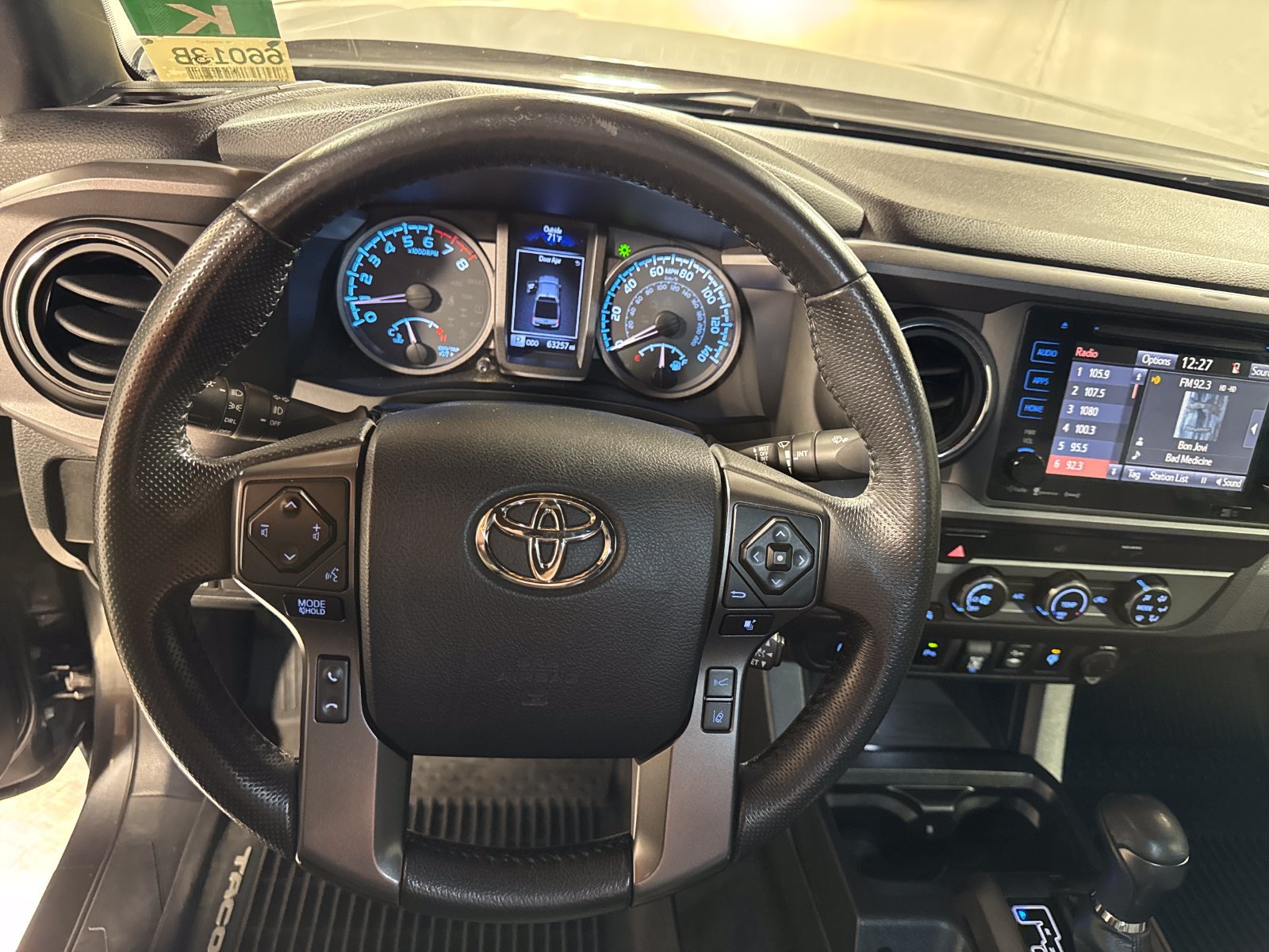 Used 2019 Toyota Tacoma TRD Off-Road w/ Technology Package AWD/4WD image 19