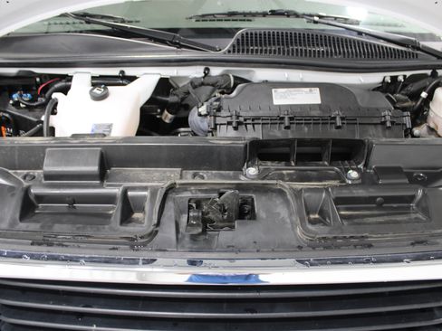 Used 2025 GMC Savana 3500 LT w/ LT Preferred Equipment Group RWD image 33