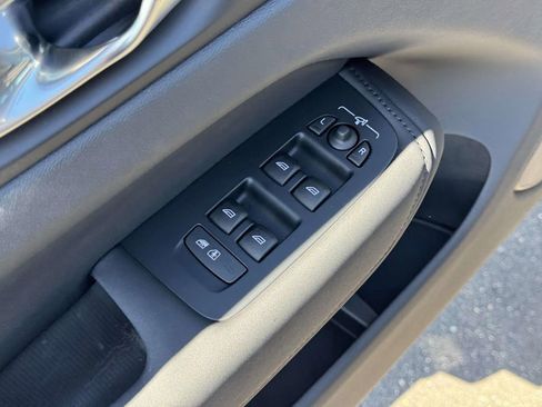 Used 2026 Volvo XC60 B5 Plus w/ Climate Package image 15