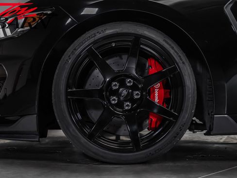 Used 2018 Ford Mustang Shelby GT350R w/ GT350R Equipment Group 920A RWD image 17