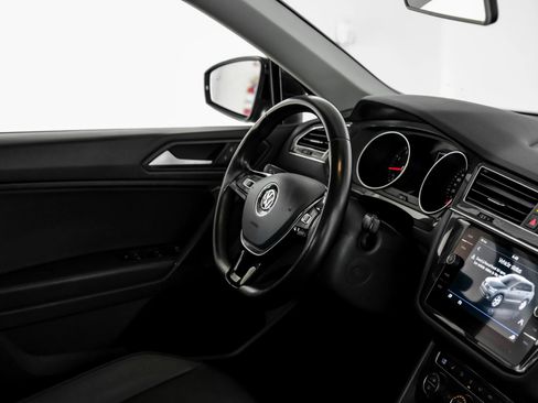 Used 2019 Volkswagen Tiguan SE AWD/4WD image 13