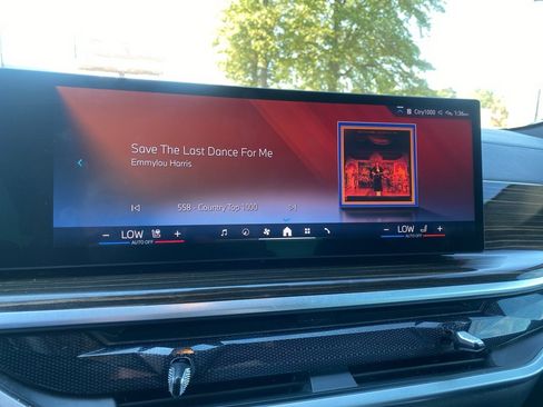 Used 2024 BMW X6 xDrive40i image 16