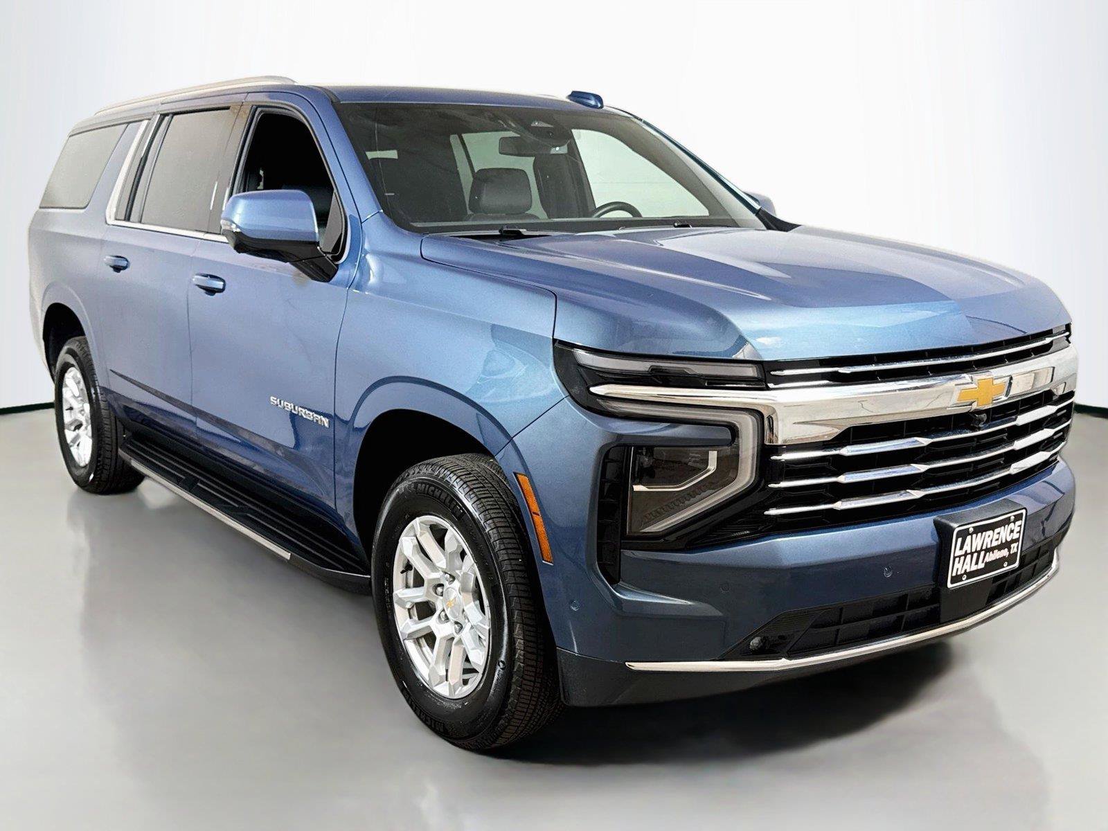 Certified 2026 Chevrolet Suburban LT w/ Comfort Package AWD/4WD image 3