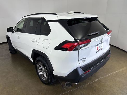 Used 2025 Toyota RAV4 LE AWD/4WD image 12