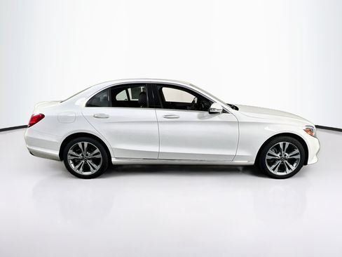 Used 2019 Mercedes-Benz C 300 4MATIC Sedan image 4