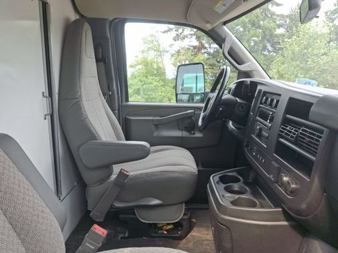 Used 2021 Chevrolet Express 3500 w/ Power Convenience Package RWD image 10