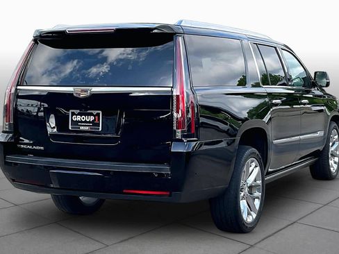 Used 2018 Cadillac Escalade ESV Platinum AWD/4WD image 13