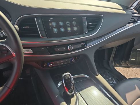 Used 2018 Buick Enclave Premium FWD image 22