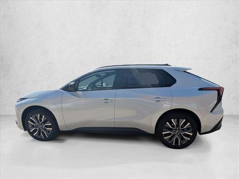 New 2026 Subaru Solterra AWD/4WD image 8