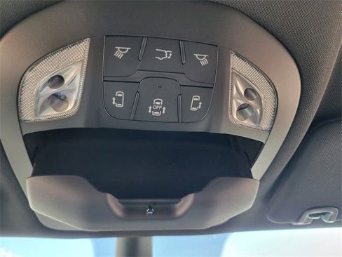 New 2026 Chrysler Voyager LX image 27