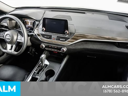 Used 2025 Nissan Altima 2.5 SV FWD image 21