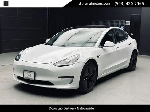 Used 2018 Tesla Model 3 Long Range RWD image 1