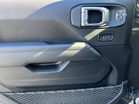 Used 2021 Jeep Wrangler Unlimited Rubicon w/ Dual Top Group image 14