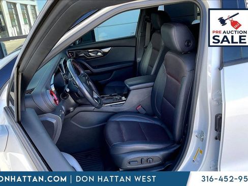 Used 2022 Chevrolet Blazer RS w/ Enhanced Convenience Package AWD/4WD image 9