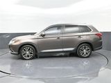 Used 2017 Mitsubishi Outlander SE image 2