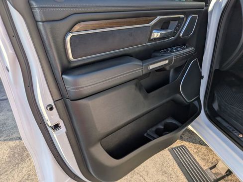 Used 2022 RAM 1500 Laramie AWD/4WD image 8