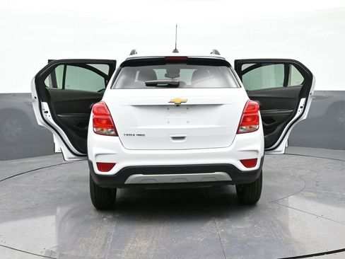 Certified 2022 Chevrolet Trax LT w/ LT Convenience Package image 37