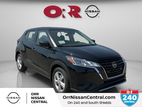 New 2025 Nissan Kicks Play S image 3