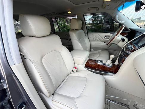 Used 2016 INFINITI QX80 4WD w/ Deluxe Technology Package image 10