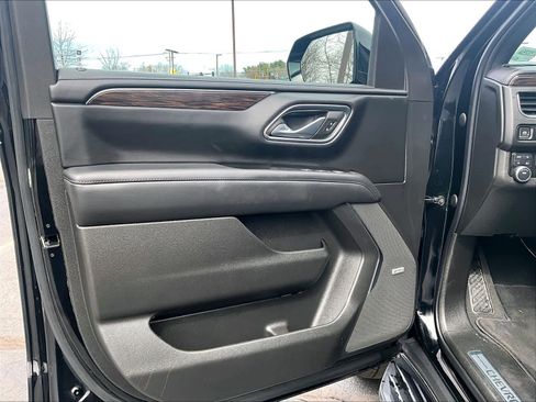 Used 2023 Chevrolet Tahoe LT w/ Luxury Package image 9