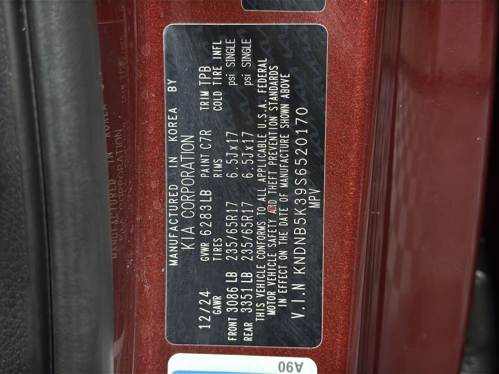 Used 2025 Kia Carnival FWD image 33