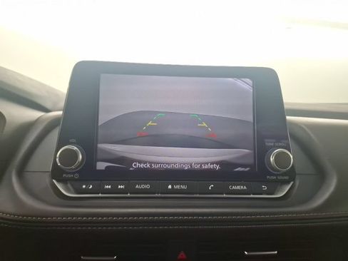 Used 2024 Nissan Rogue SV FWD image 23