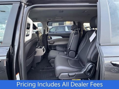 New 2026 Kia Carnival LXS FWD image 8