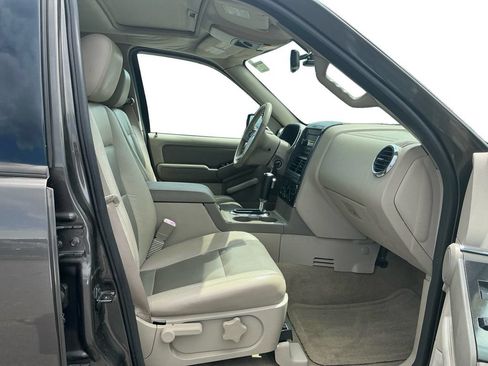 Used 2006 Ford Explorer XLT RWD image 22