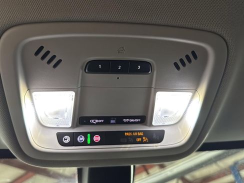 Used 2020 Chevrolet Traverse LT w/ LPO, Cargo Package image 20