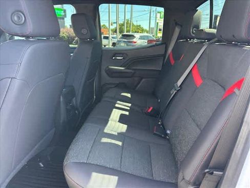 Used 2024 Chevrolet Colorado Z71 w/ Z71 Convenience Package 2 AWD/4WD image 11