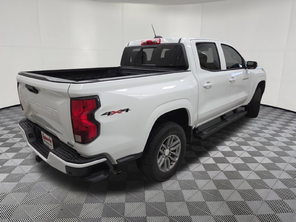 Used 2025 Chevrolet Colorado LT w/ Advanced Trailering Package AWD/4WD image 4
