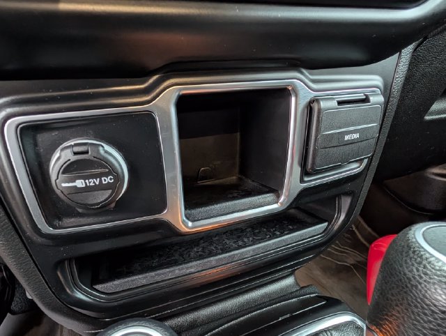 Used 2022 Jeep Wrangler Unlimited Sport AWD/4WD image 23