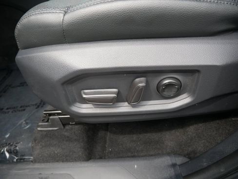 Used 2023 Toyota Tundra Limited w/ Power Package AWD/4WD image 11