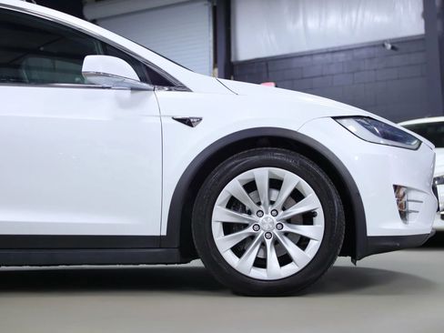 Used 2019 Tesla Model X 100D image 12