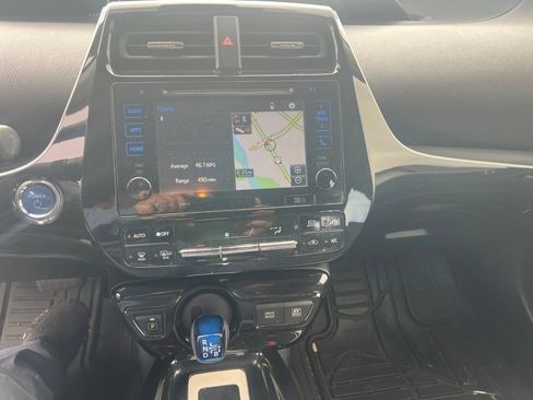 Used 2016 Toyota Prius Three w/ Advanced Technology Package FWD image 9