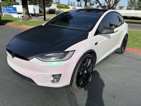 Used 2016 Tesla Model X 90D image 5