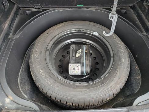 Used 2015 Jeep Cherokee Latitude w/ Comfort/Convenience Group image 16