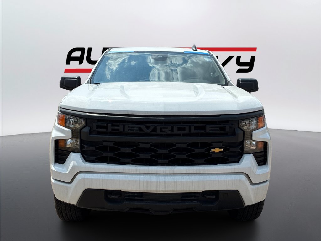 Used 2025 Chevrolet Silverado 1500 Custom RWD image 2
