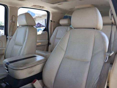 Used 2007 Cadillac Escalade ESV AWD w/ Information Package image 21