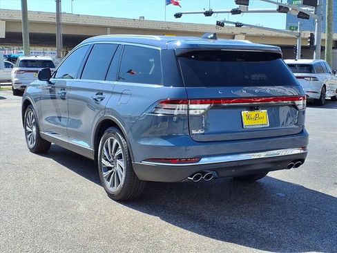 New 2026 Lincoln Aviator 2WD image 4