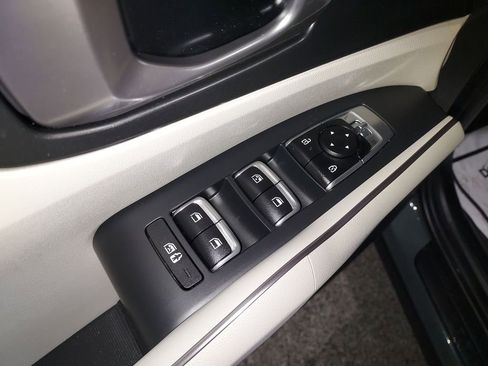 Used 2025 Kia Sorento EX w/ EX Panoramic Sunroof Package image 19