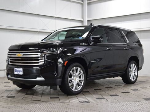 Used 2024 Chevrolet Tahoe High Country w/ Premium Package AWD/4WD image 3