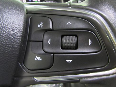 Used 2023 Buick Envision Essence w/ Sport Touring Package AWD/4WD image 26