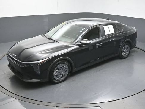 Used 2025 Kia K4 FWD image 41