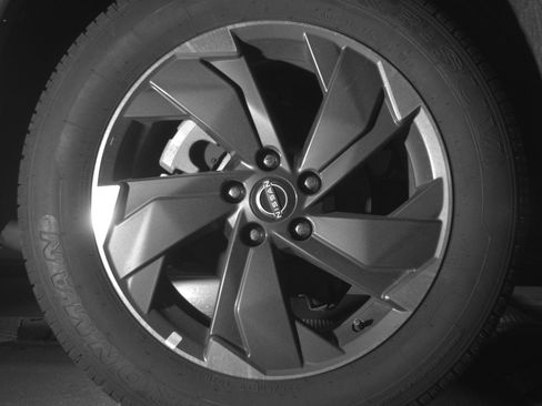 Used 2025 Nissan Rogue SV FWD image 15