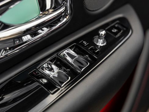Certified 2023 Rolls-Royce Cullinan w/ Dark Exterior Package AWD/4WD image 23