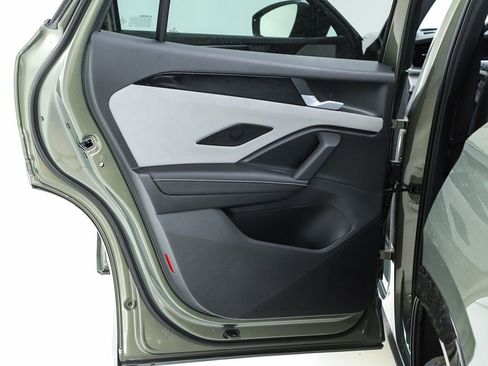 New 2026 Volkswagen Tiguan SE R-Line AWD/4WD image 17