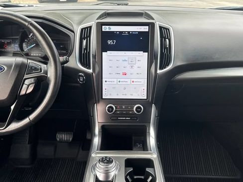 Used 2022 Ford Edge Titanium AWD/4WD image 30